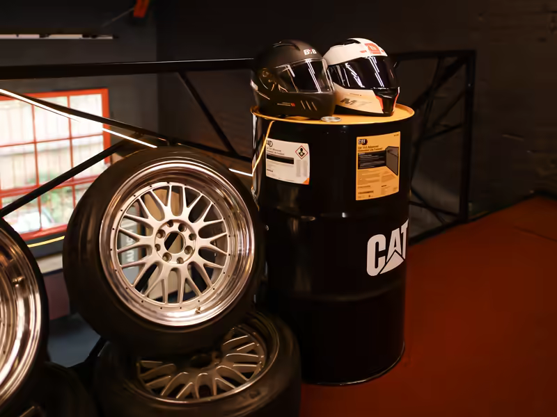 Колісні диски та шоломи в боксі Kolo Service